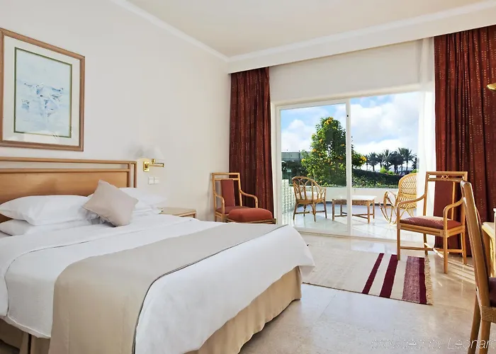 Hilton Plaza 5*